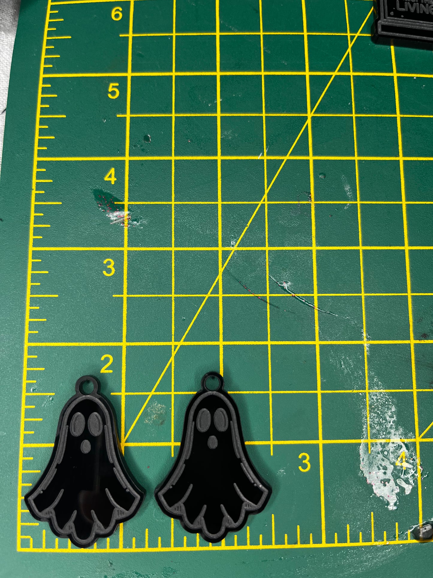 1.5” Shocked Ghost Earrings Silicone Mould