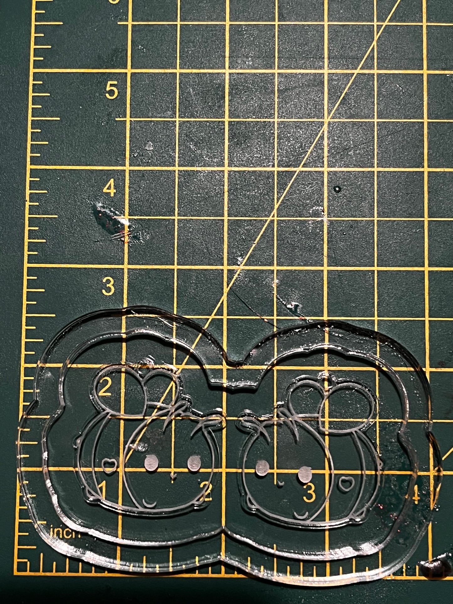 1.5” Chonky Bee Earrings Silicone Mould