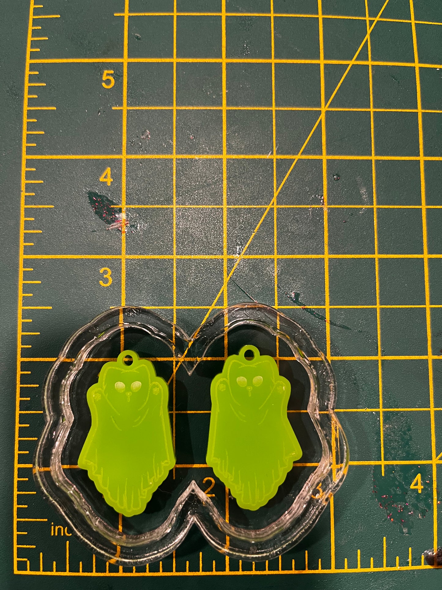 1.5” Cute Ghost Cat Earrings Silicone Mould