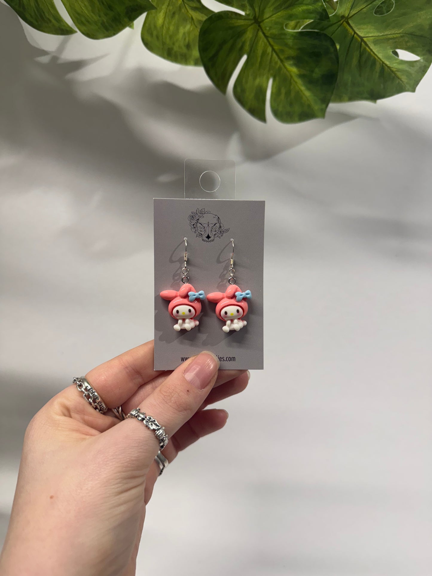 Sitting Mel Acrylic Earrings
