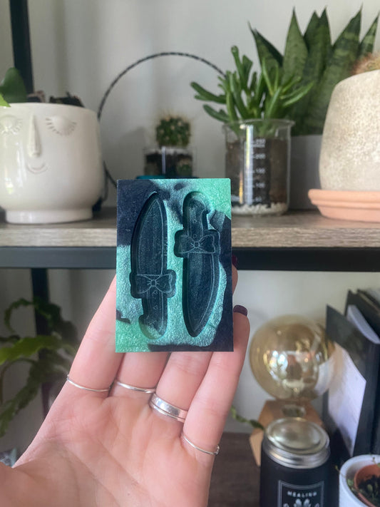 Knife and Bow Silicone Mould