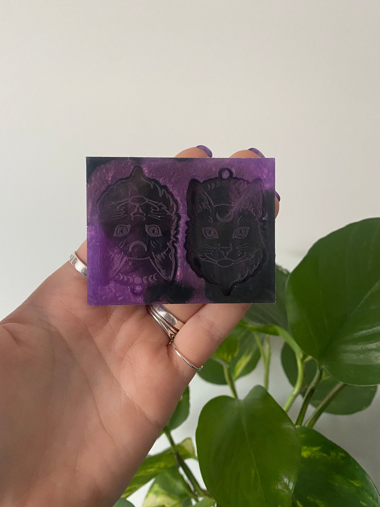 2” Lunar Cat Earrings Silicone Mould