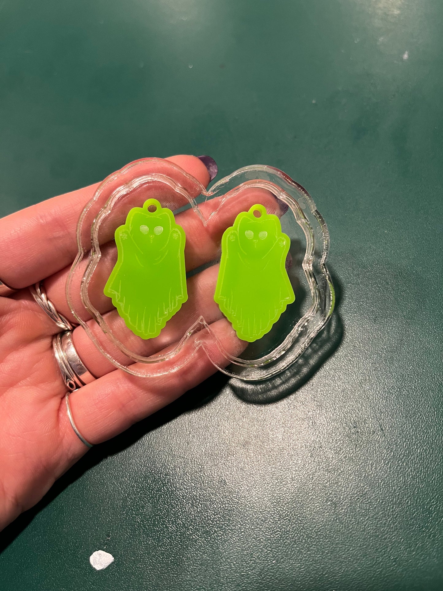 1.5” Cute Ghost Cat Earrings Silicone Mould