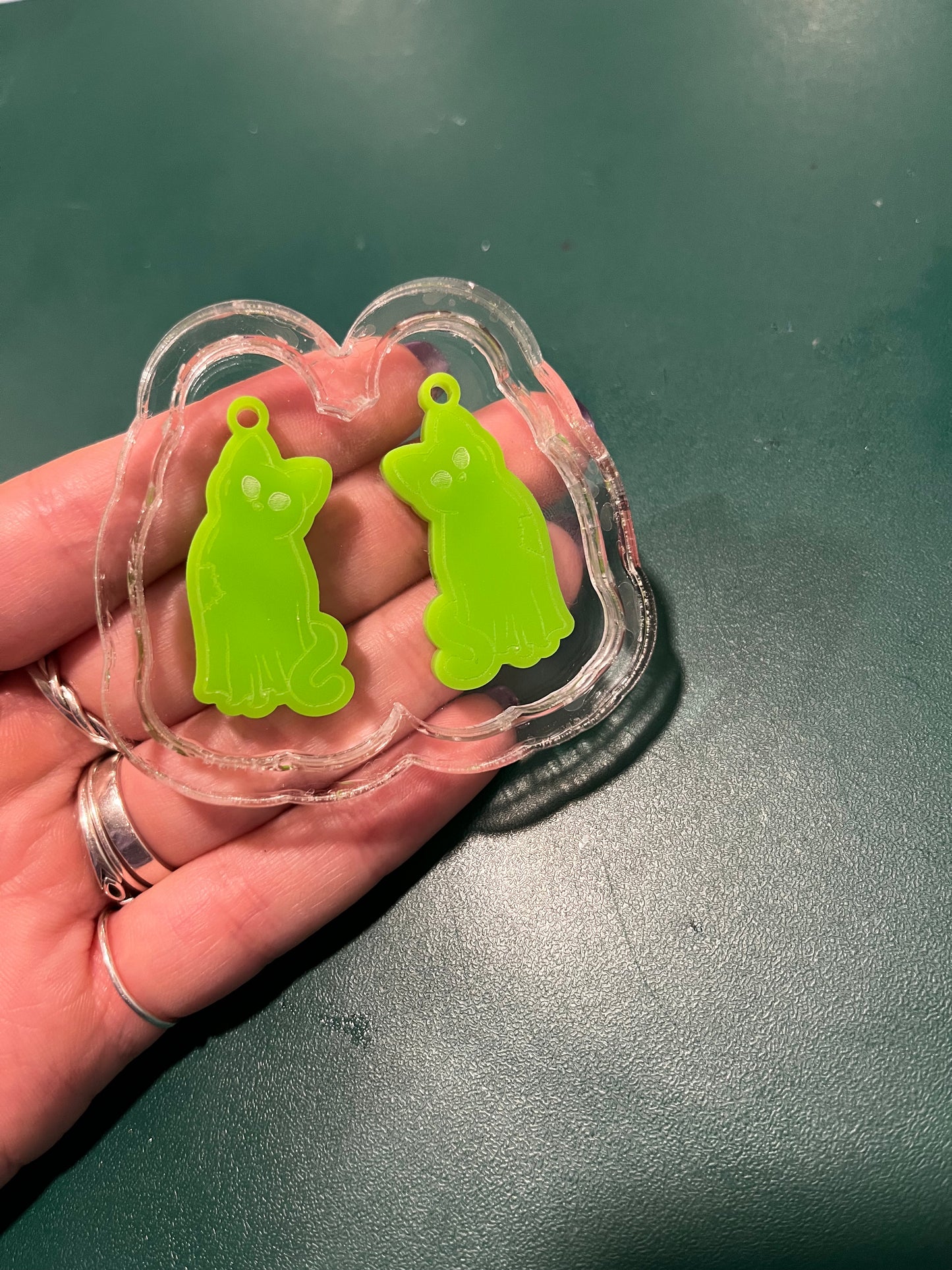 1.5” Patch Ghost Cat Earrings Silicone Mould